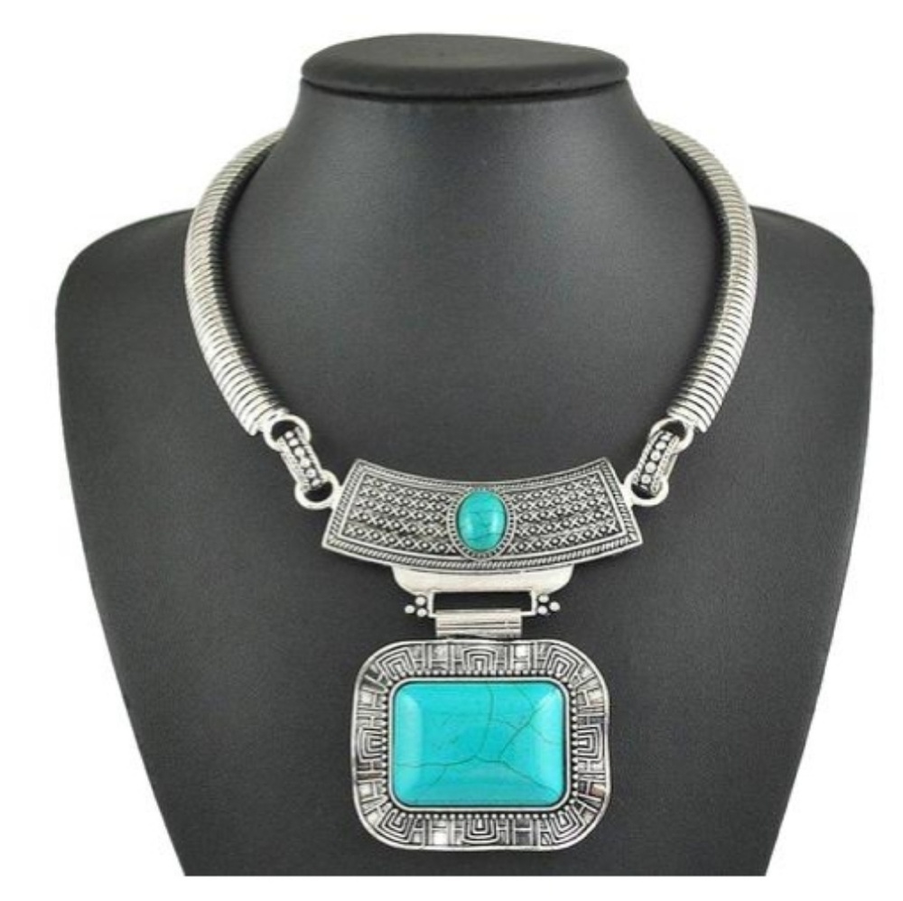 Beautiful VINTAGE PENDANT NECKPIECE